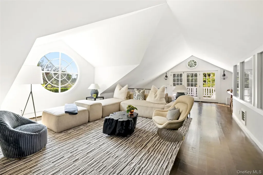 26 Ruxton Road East Hampton NY 11937