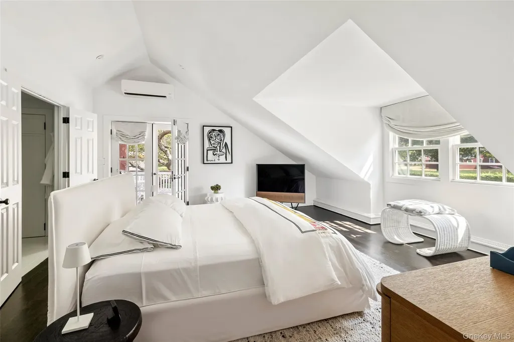 26 Ruxton Road East Hampton NY 11937