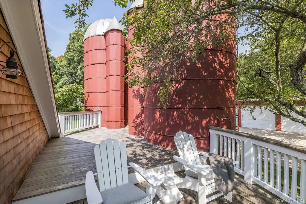 26 Ruxton Road East Hampton NY 11937