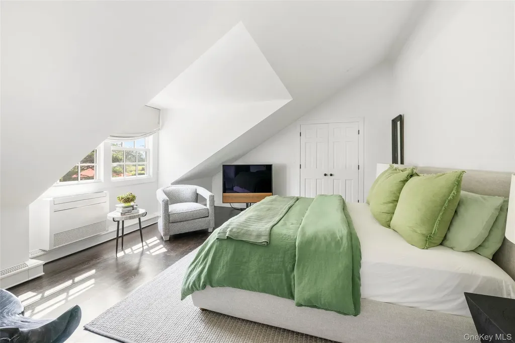 26 Ruxton Road East Hampton NY 11937