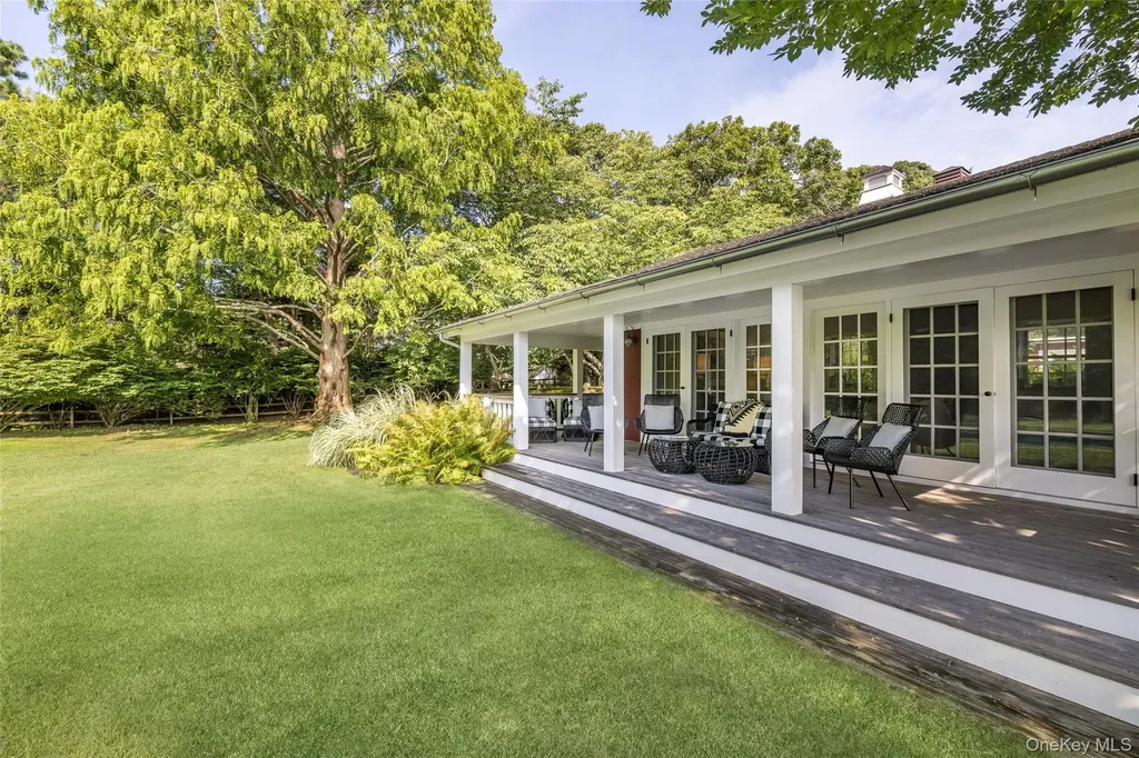 26 Ruxton Road East Hampton NY 11937