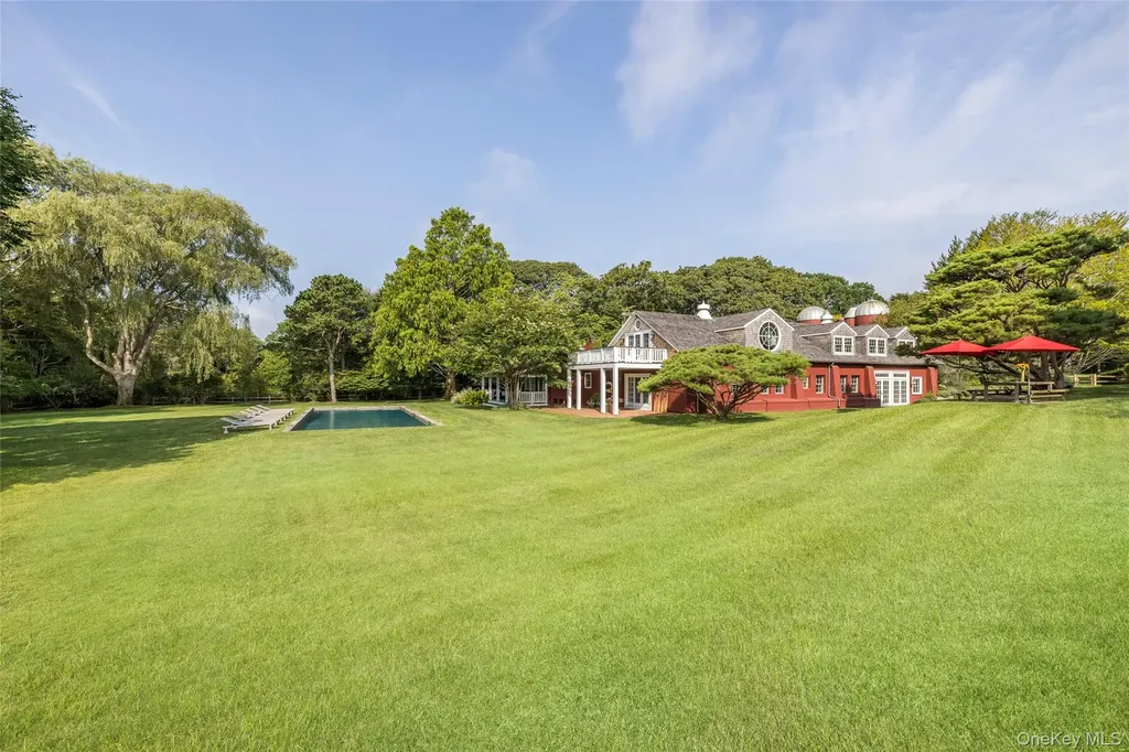 26 Ruxton Road East Hampton NY 11937