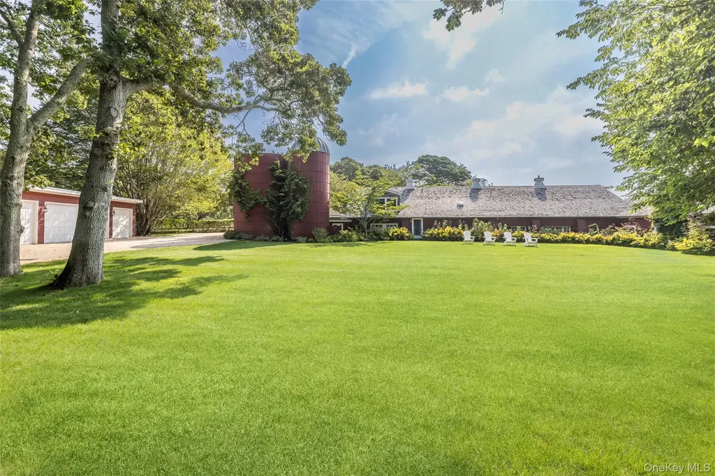 26 Ruxton Road East Hampton NY 11937