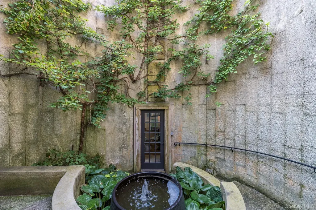 26 Ruxton Road East Hampton NY 11937