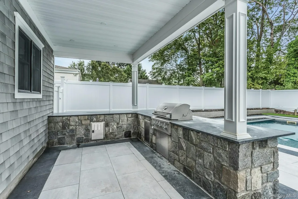 9 Hill Drive Glen Head NY 11545