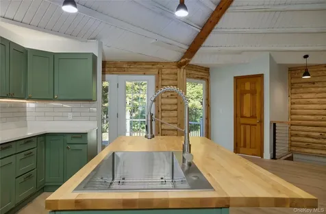 568 Oak Summit Road Millbrook NY 12545