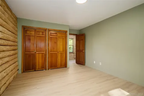 568 Oak Summit Road Millbrook NY 12545