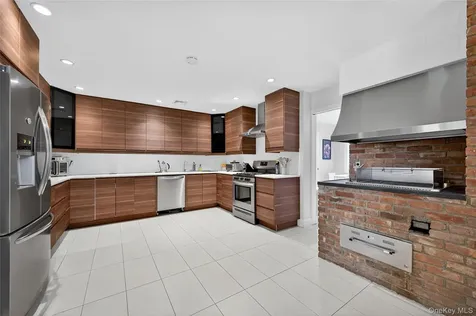 634 Park Avenue Huntington NY 11743