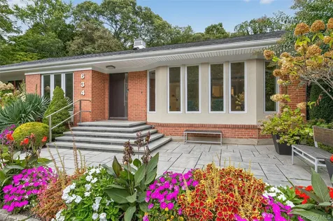 634 Park Avenue Huntington NY 11743