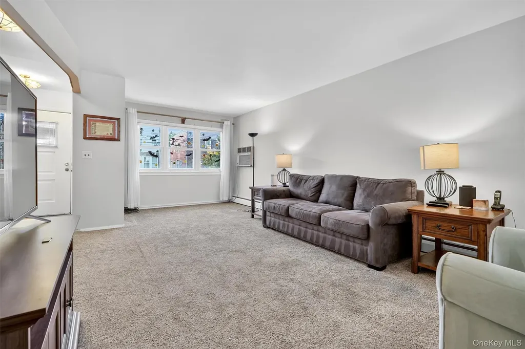 283 Calhoun Avenue Bronx NY 10465