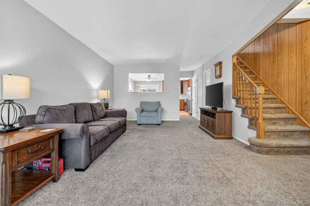 283 Calhoun Avenue Bronx NY 10465