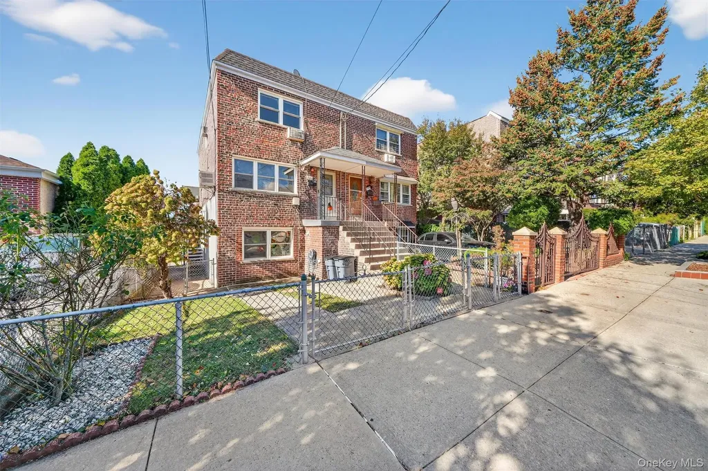 283 Calhoun Avenue Bronx NY 10465