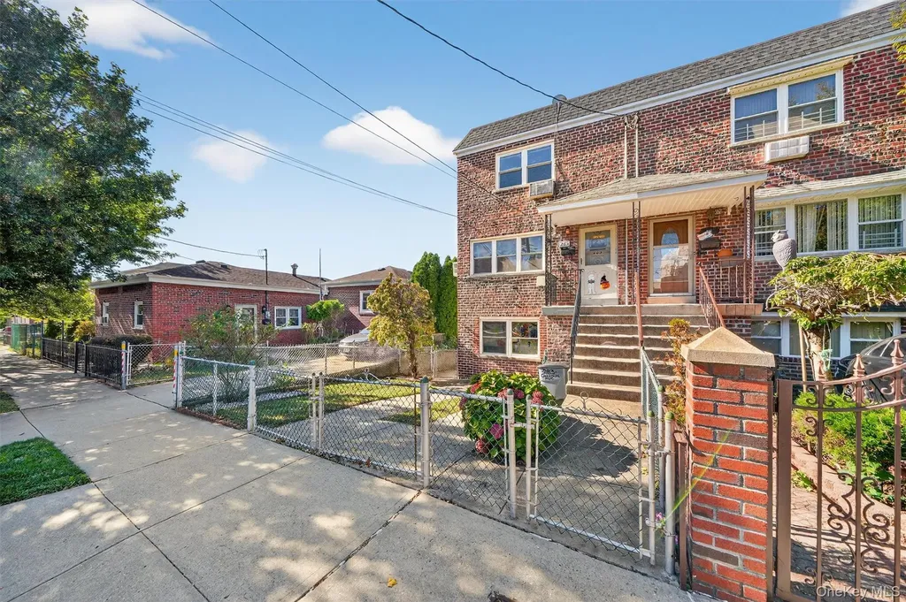 283 Calhoun Avenue Bronx NY 10465