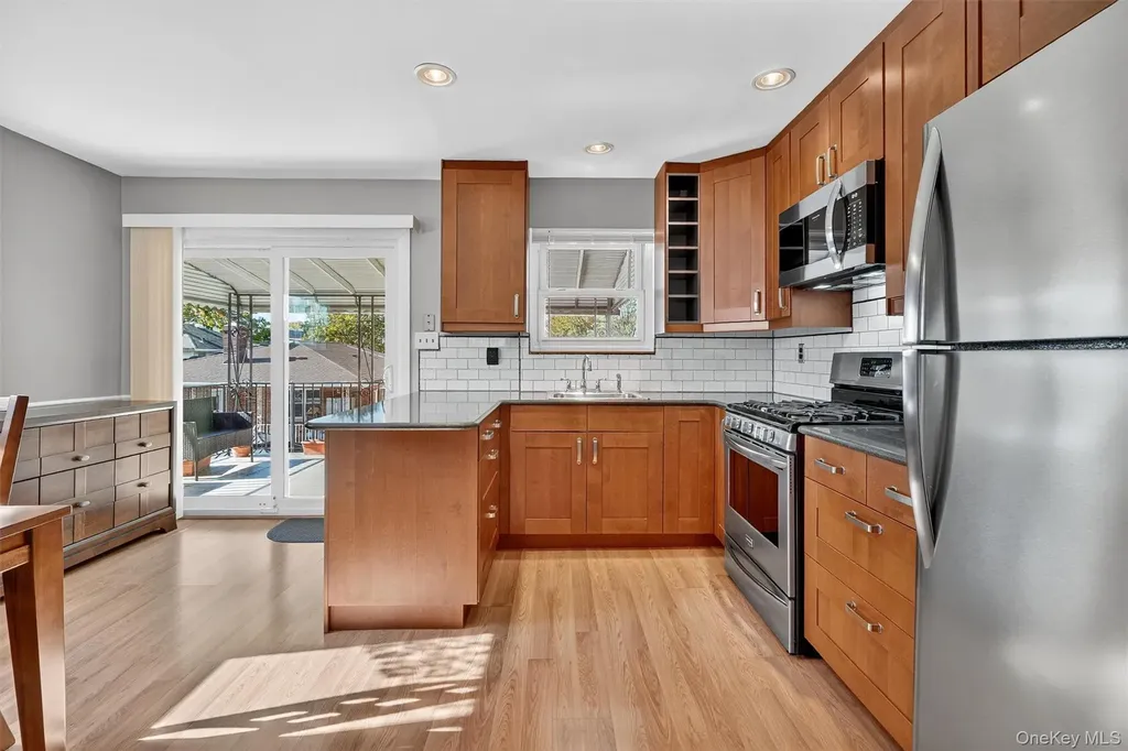 283 Calhoun Avenue Bronx NY 10465
