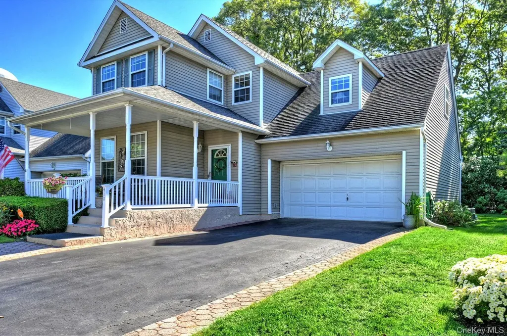 410 Mystic Way Bay Shore NY 11706