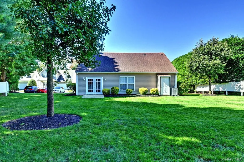 410 Mystic Way Bay Shore NY 11706