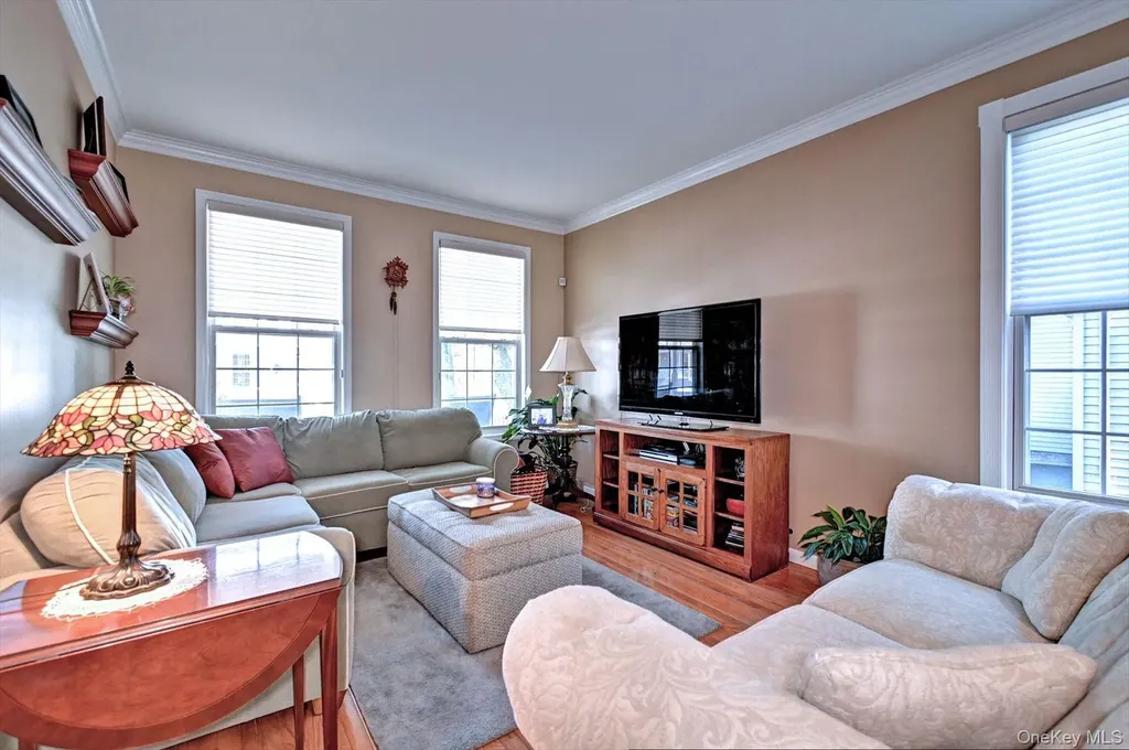 410 Mystic Way Bay Shore NY 11706