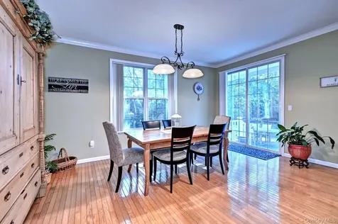 410 Mystic Way Bay Shore NY 11706