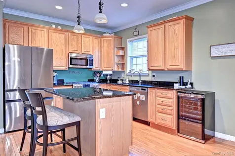 410 Mystic Way Bay Shore NY 11706