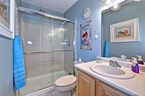 410 Mystic Way Bay Shore NY 11706