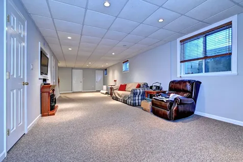 410 Mystic Way Bay Shore NY 11706