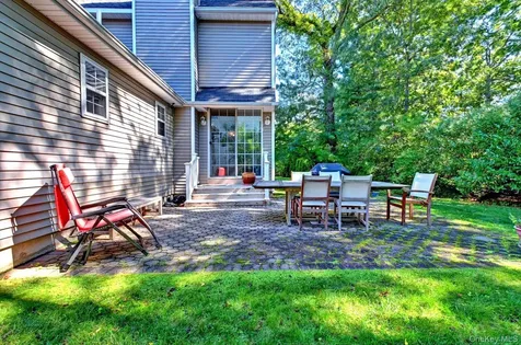 410 Mystic Way Bay Shore NY 11706