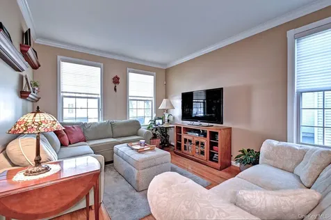 410 Mystic Way Bay Shore NY 11706