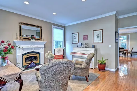 410 Mystic Way Bay Shore NY 11706