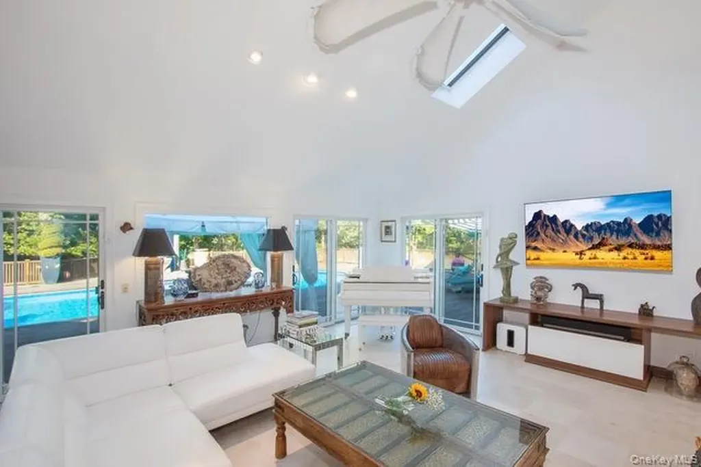 26 Quarter Court Westhampton NY 11977