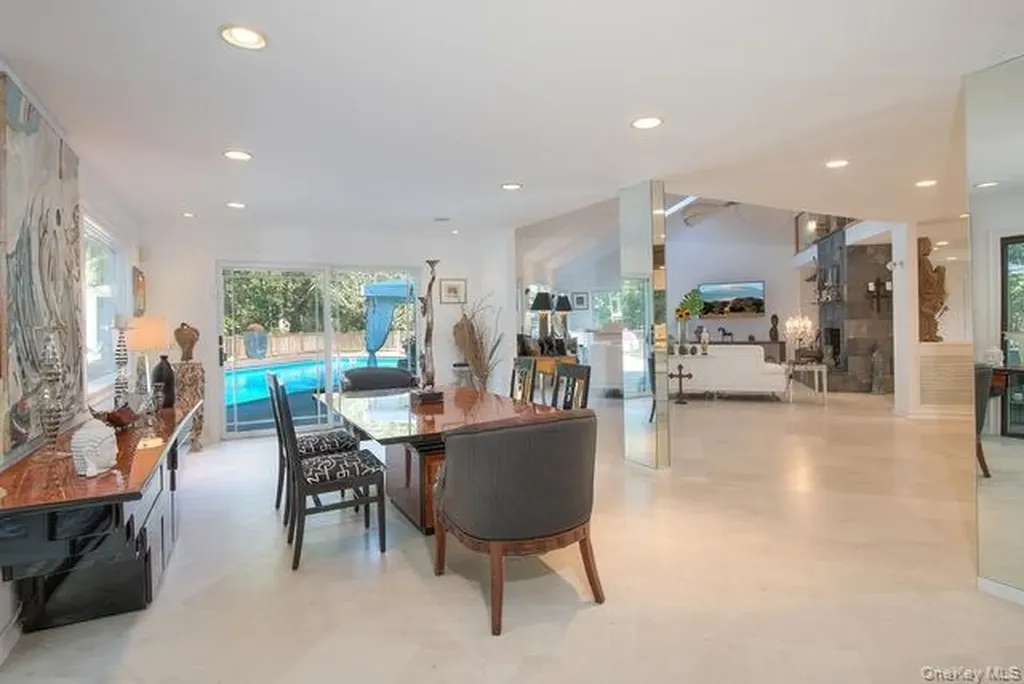 26 Quarter Court Westhampton NY 11977