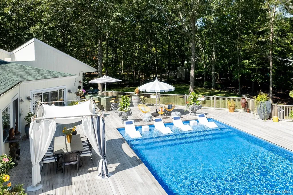 26 Quarter Court Westhampton NY 11977
