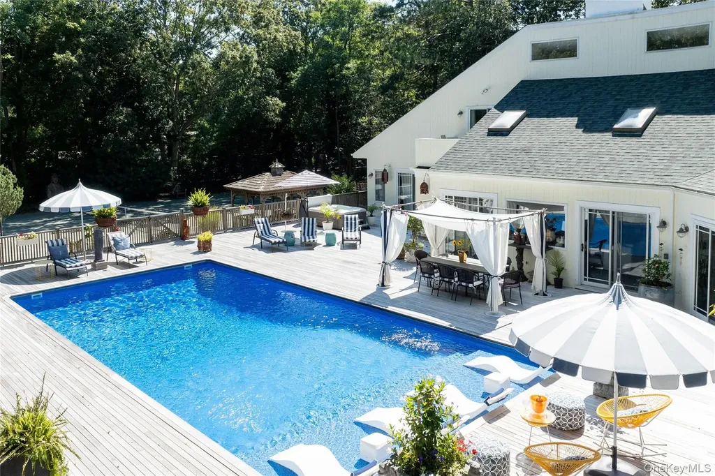 26 Quarter Court Westhampton NY 11977