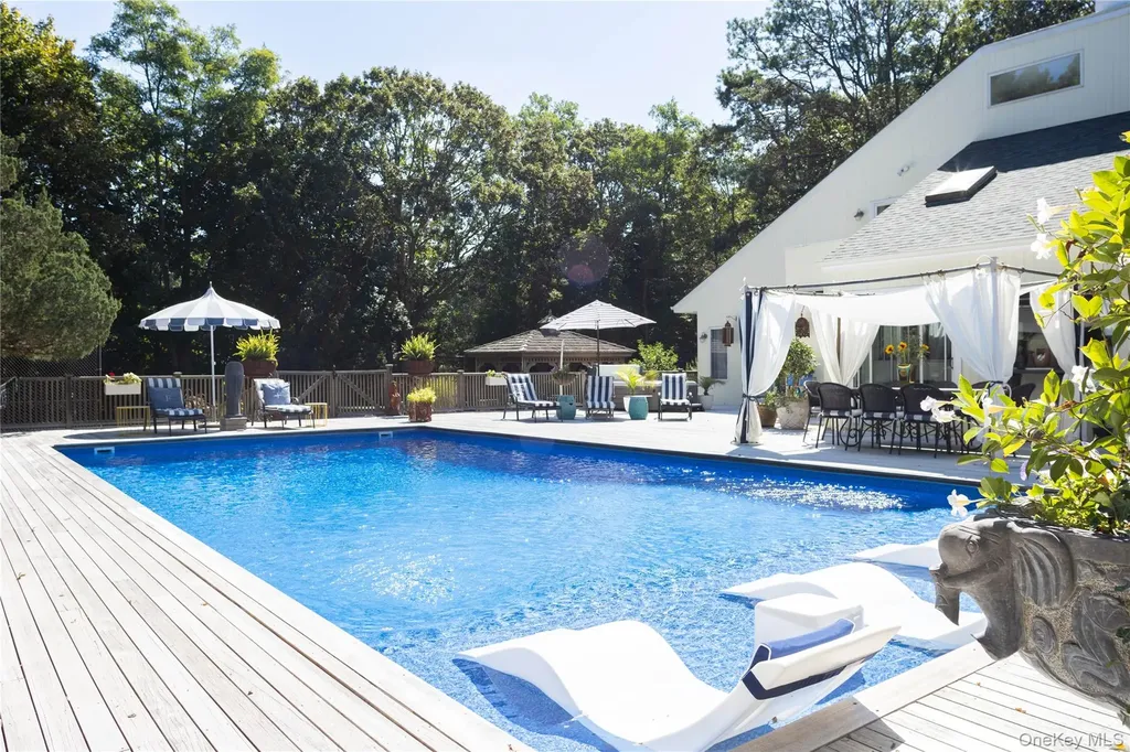 26 Quarter Court Westhampton NY 11977