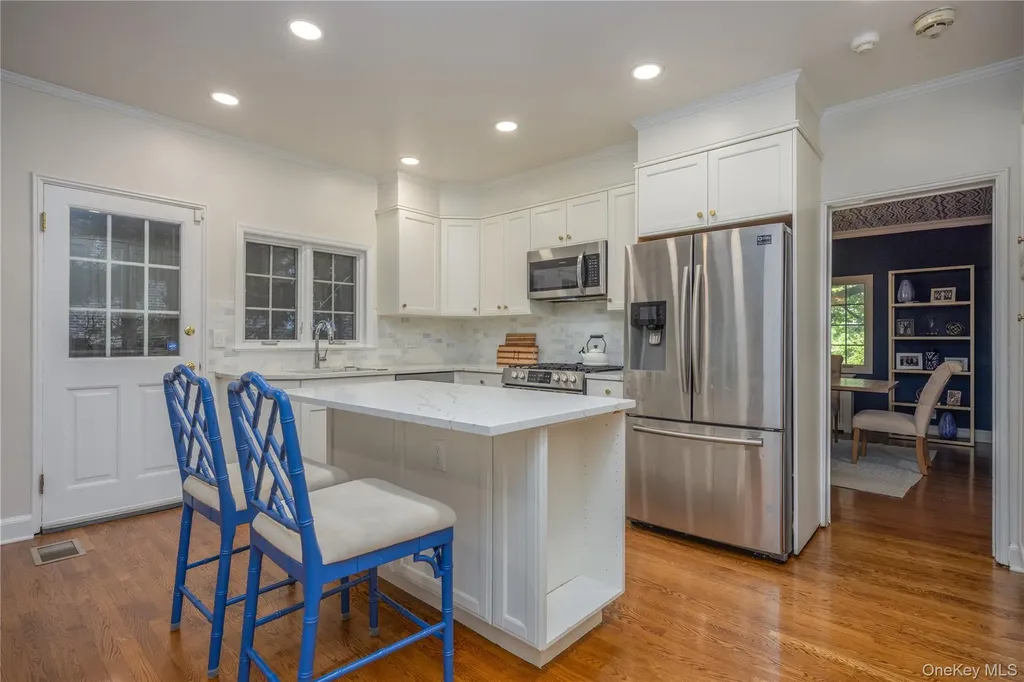 209 Pondfield Road W Bronxville NY 10708