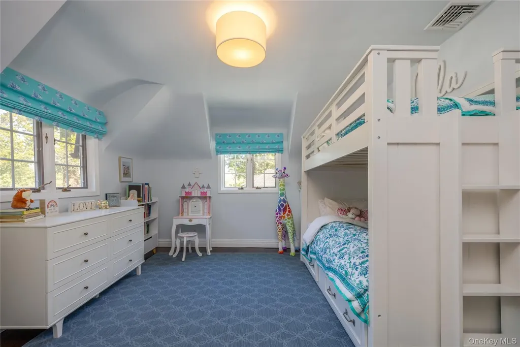 209 Pondfield Road W Bronxville NY 10708