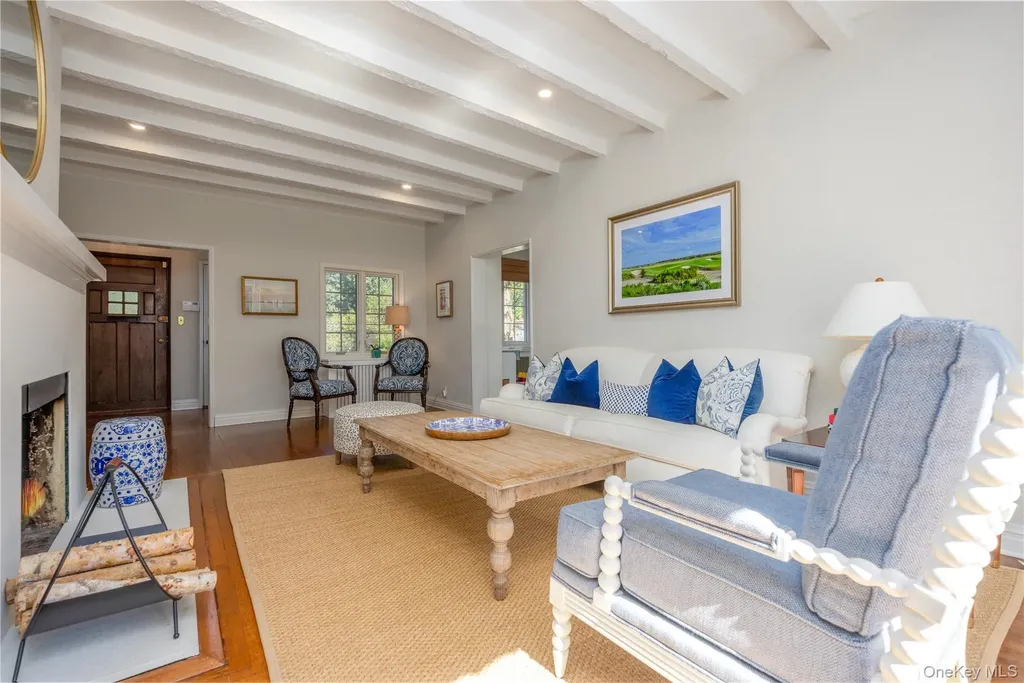 209 Pondfield Road W Bronxville NY 10708