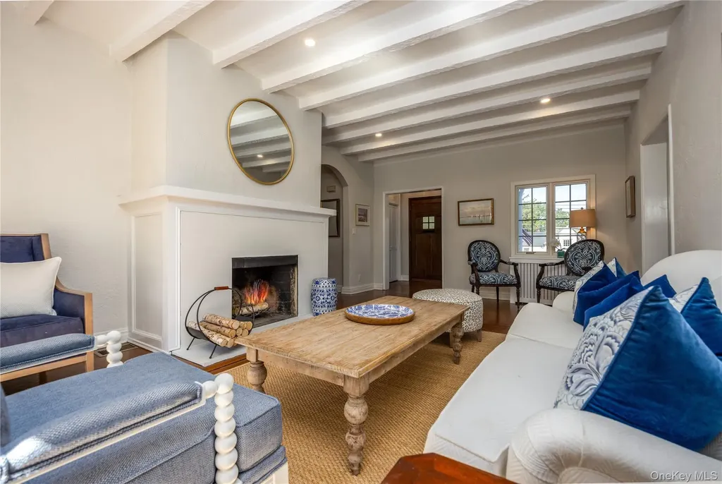 209 Pondfield Road W Bronxville NY 10708