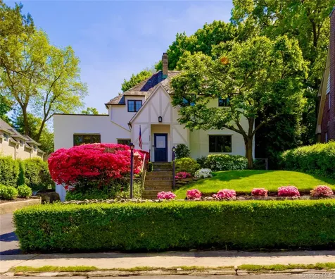 209 Pondfield Road W Bronxville NY 10708