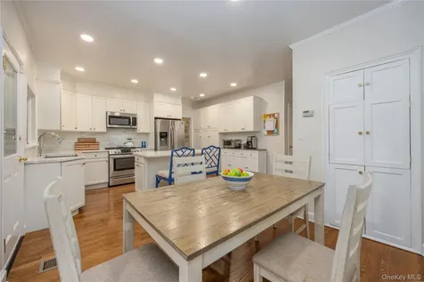 209 Pondfield Road W Bronxville NY 10708