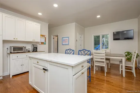 209 Pondfield Road W Bronxville NY 10708