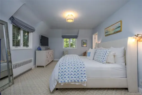 209 Pondfield Road W Bronxville NY 10708