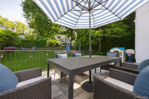 209 Pondfield Road W Bronxville NY 10708