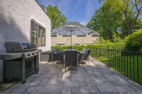 209 Pondfield Road W Bronxville NY 10708