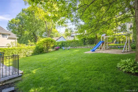 209 Pondfield Road W Bronxville NY 10708