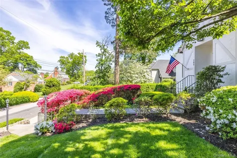 209 Pondfield Road W Bronxville NY 10708