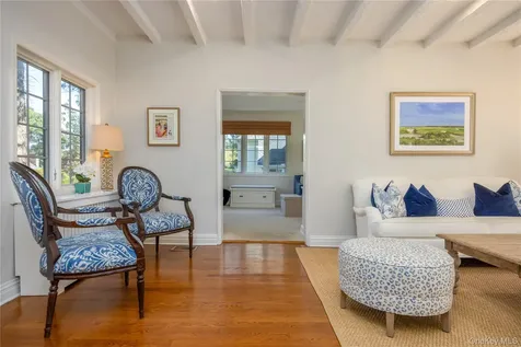 209 Pondfield Road W Bronxville NY 10708