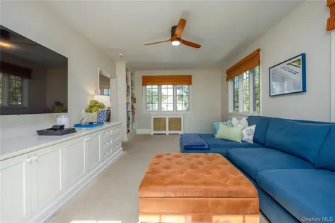 209 Pondfield Road W Bronxville NY 10708