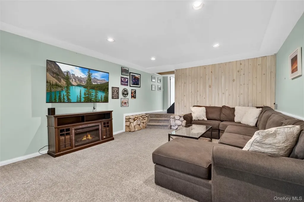 35 Deer Path Road Tuxedo Park NY 10987