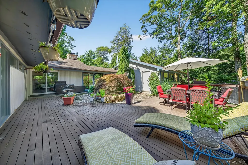 35 Deer Path Road Tuxedo Park NY 10987