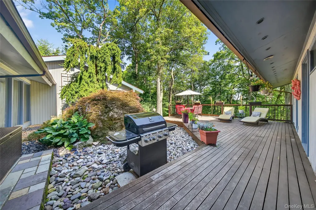 35 Deer Path Road Tuxedo Park NY 10987